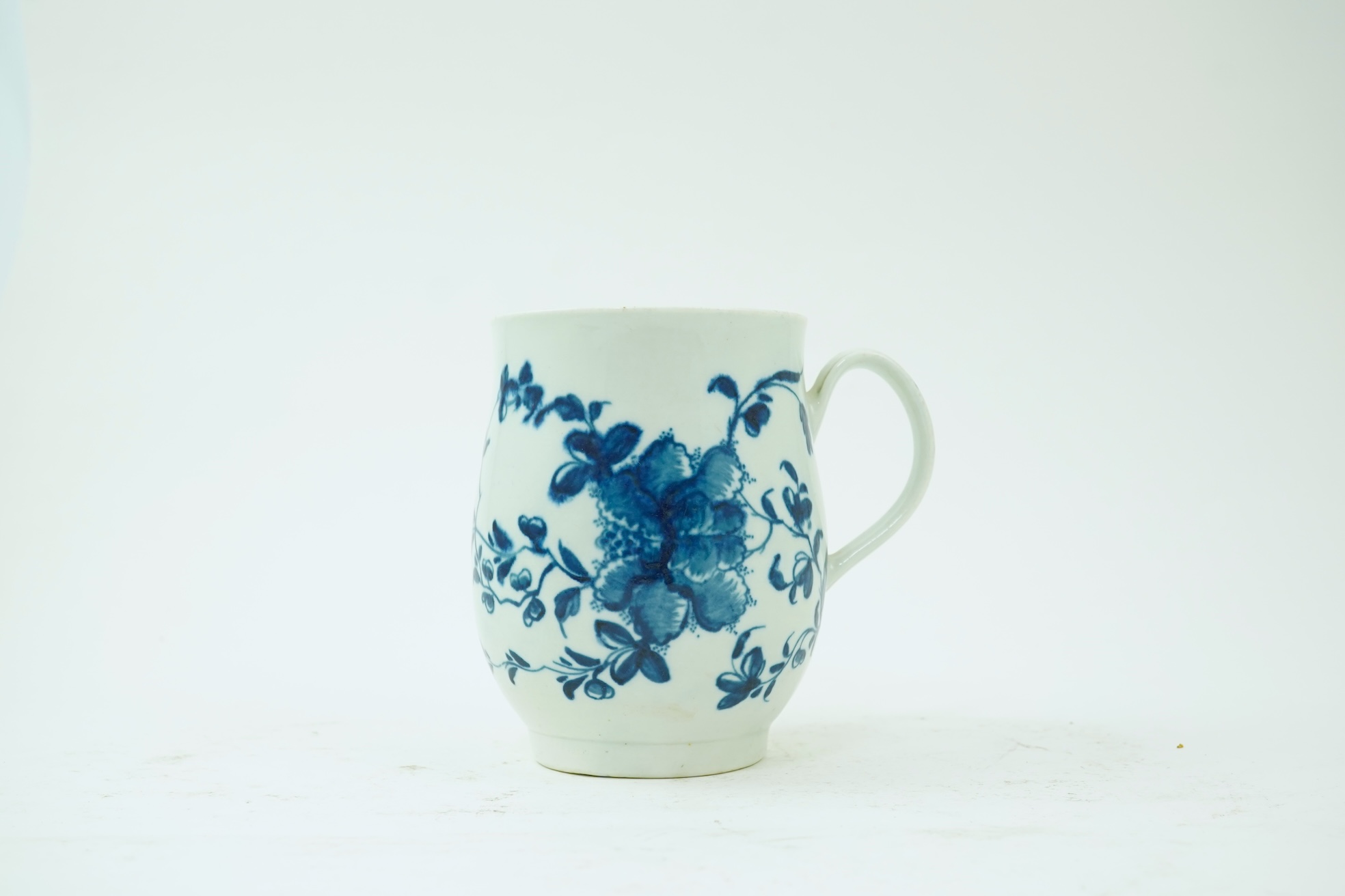 A Worcester blue and white Mansfield pattern mug, c.1760